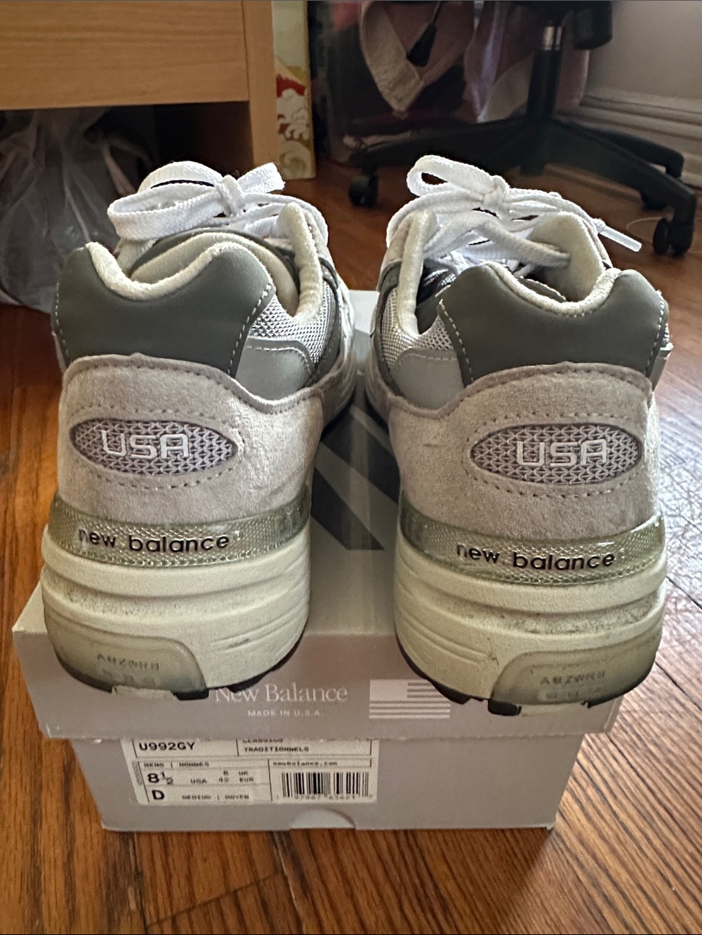 New Balance Men’s Grey Suede & Mesh 992 Sneakers - Picture 4 of 7